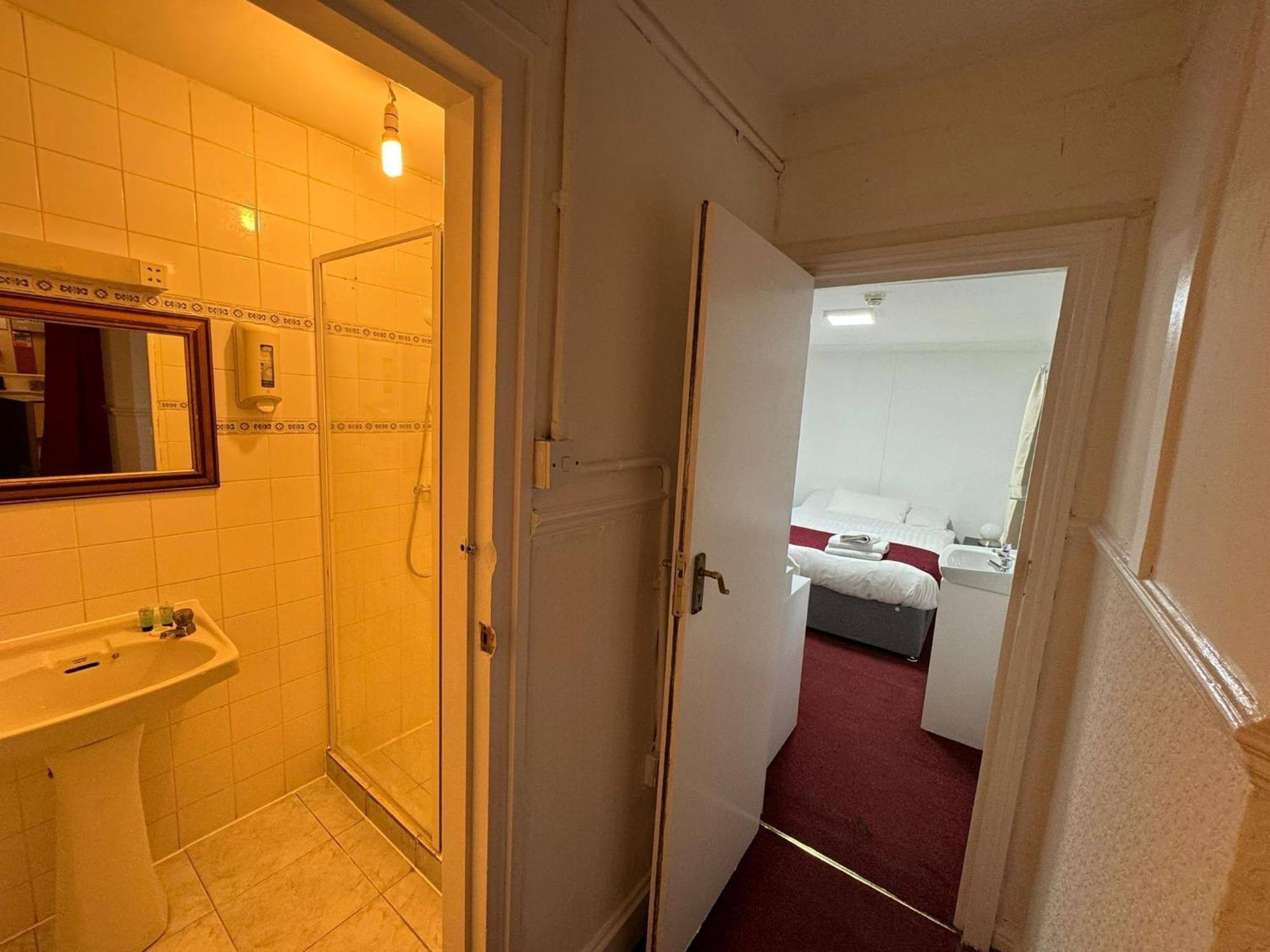 Garth Hotel London Room photo